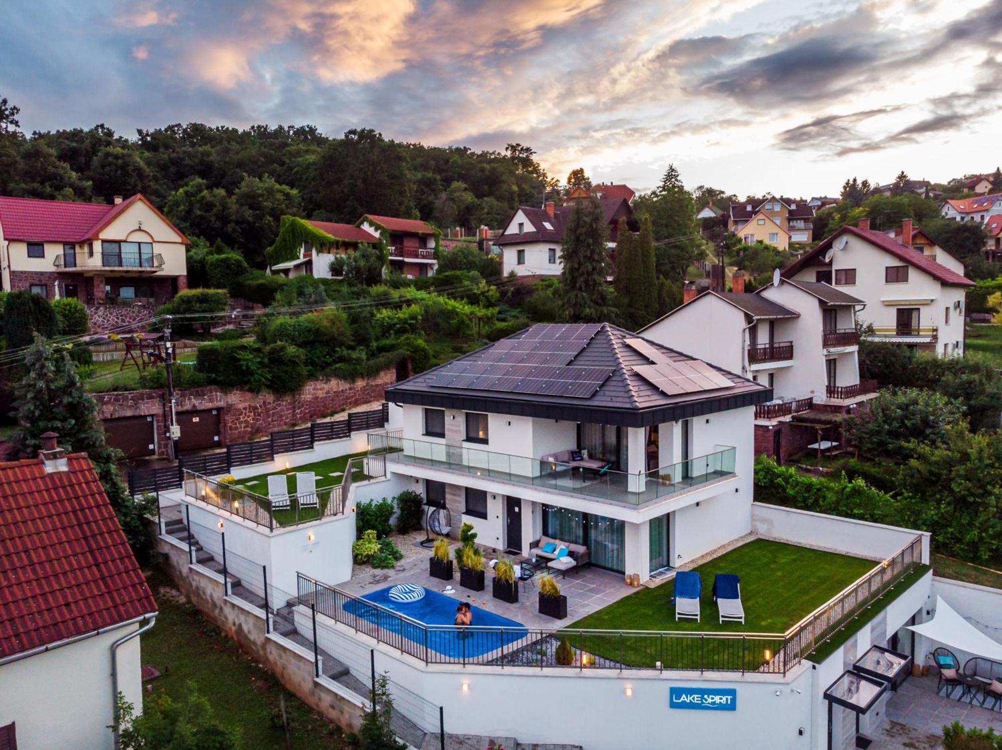 Lake Spirit Boutique Apartments Balatonalmádi المظهر الخارجي الصورة